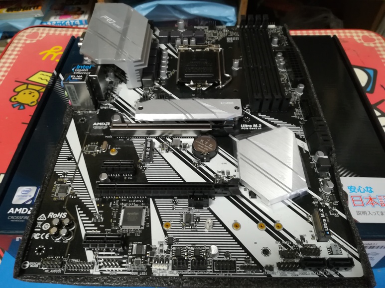 マザーボード