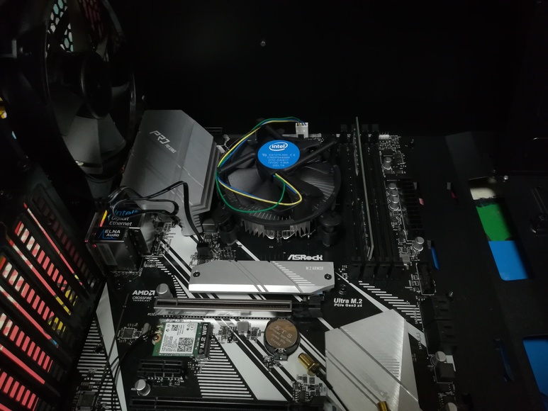 マザーボードの取り付け
